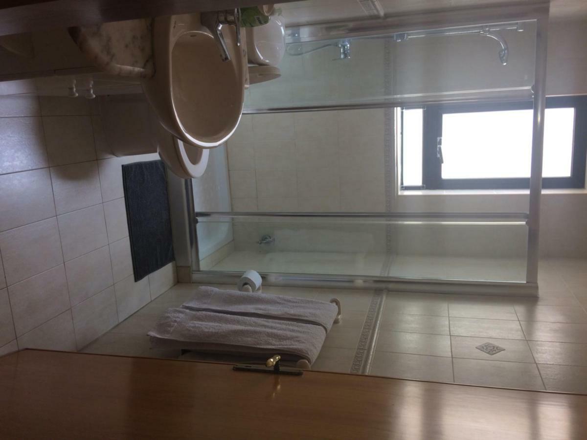 Beautiful Seaview Apartments 세인트폴스베이 외부 사진